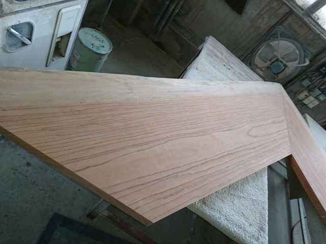 エビアラ　一枚板