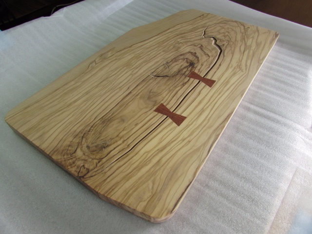 オリーブ　無垢材