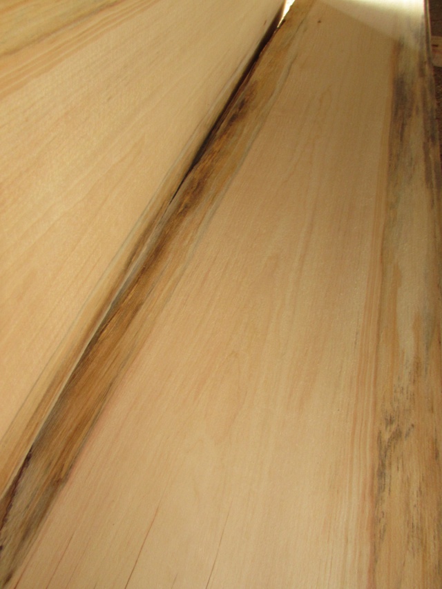 紅松（ベニマツ）　無垢材