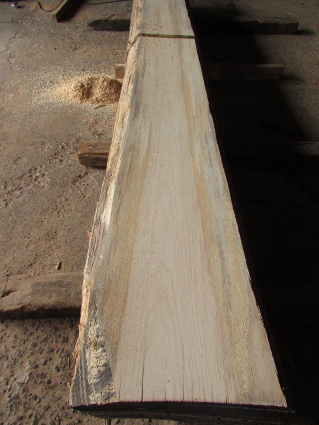 紅松（ベニマツ）　無垢材