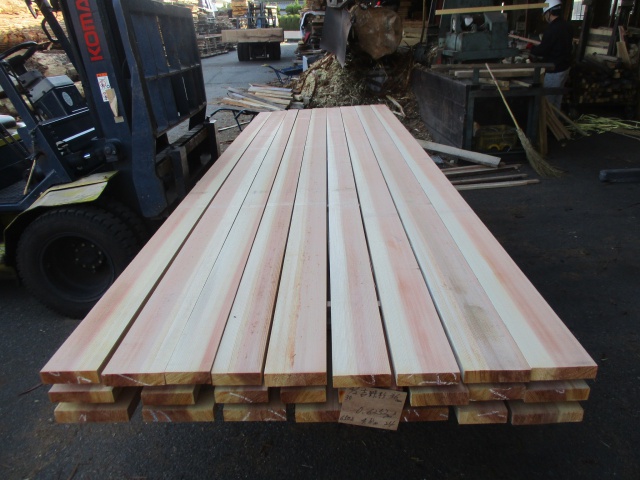 吉野杉（ヨシノスギ）　無垢材