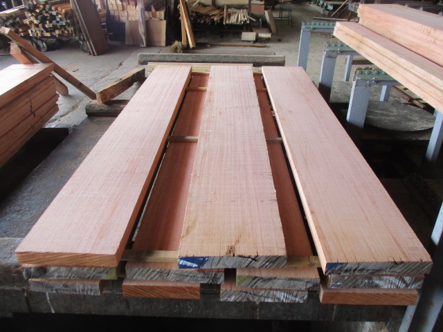 アフリカンマホガニー　無垢材