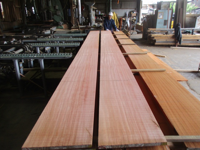 アフリカンマホガニー　無垢材