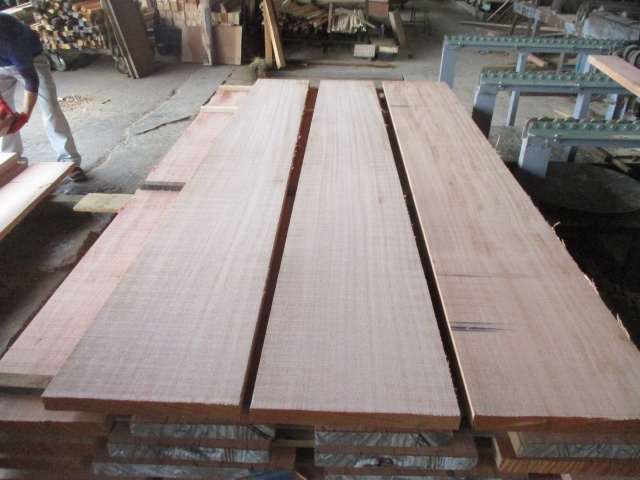 アフリカンマホガニー　無垢材