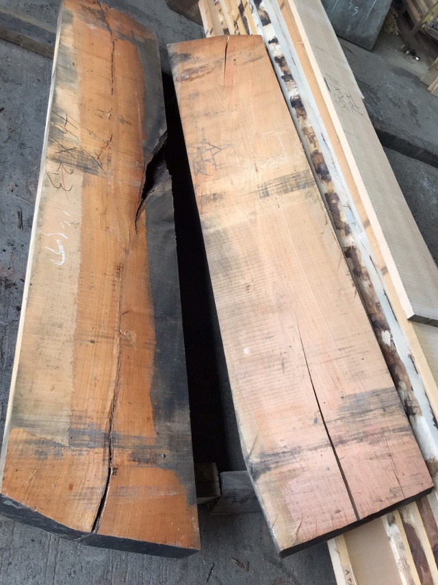 山桜（ヤマザクラ）　無垢材