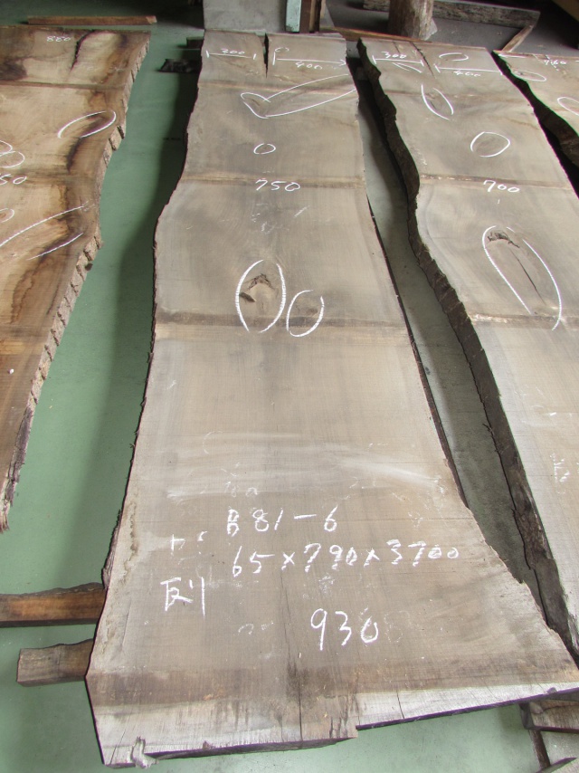 ウォールナット　一枚板