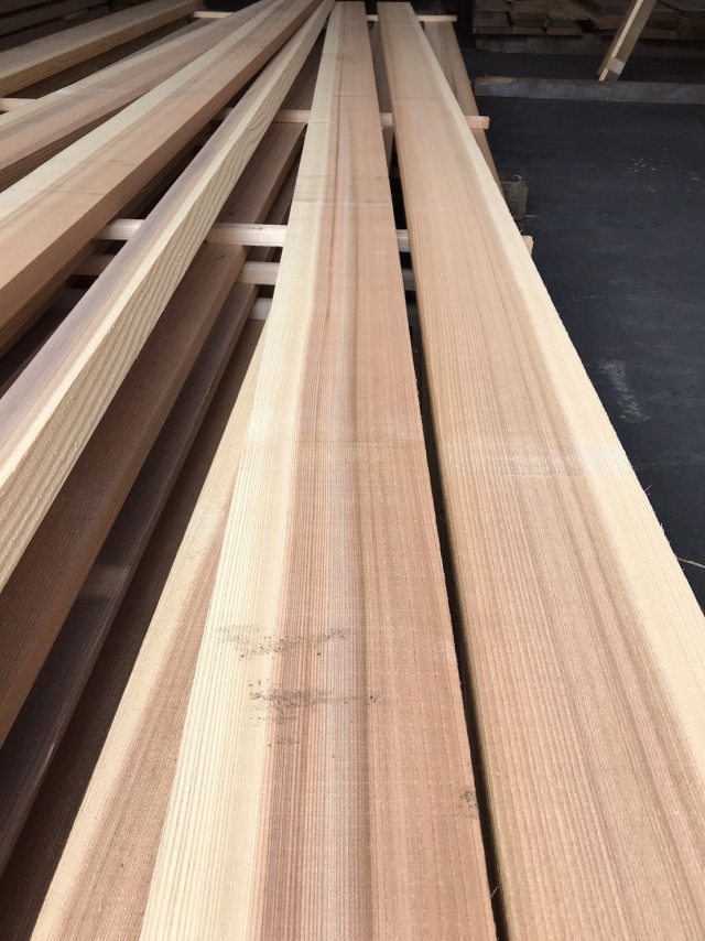 吉野杉（ヨシノスギ）　無垢材