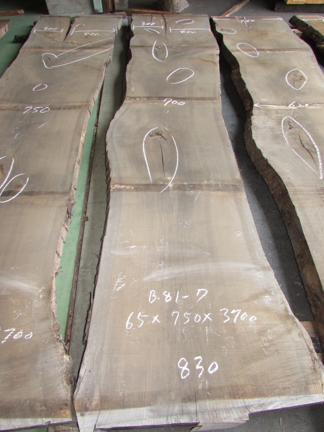 ウォールナット　一枚板