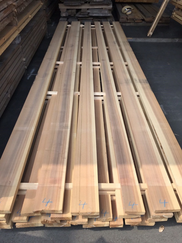 吉野杉（ヨシノスギ）　無垢材