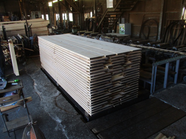 スプルース　無垢材