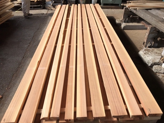 吉野杉（ヨシノスギ）　無垢材