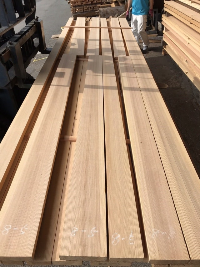 吉野杉（ヨシノスギ）　無垢材