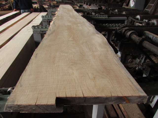 紅松（ベニマツ）　無垢材