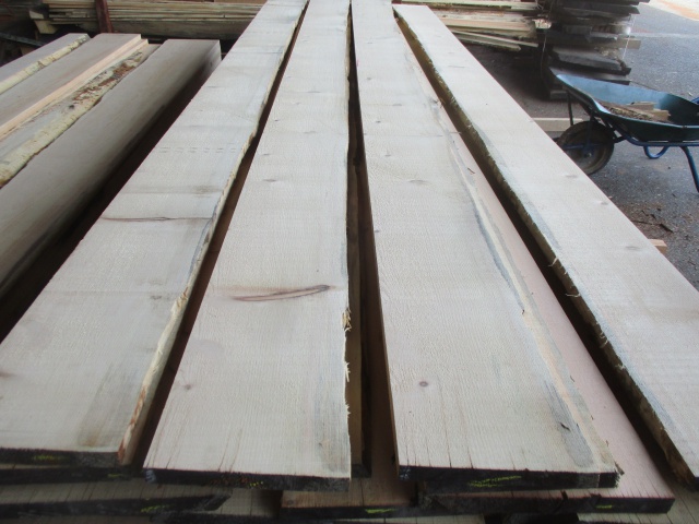 紅松（ベニマツ）　無垢材