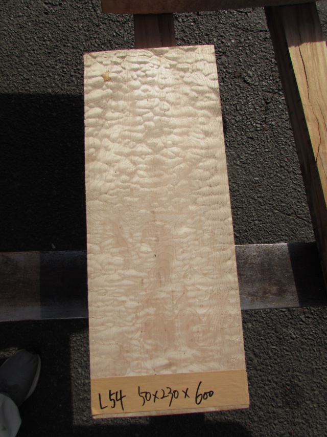 キルティッドメープル　無垢材