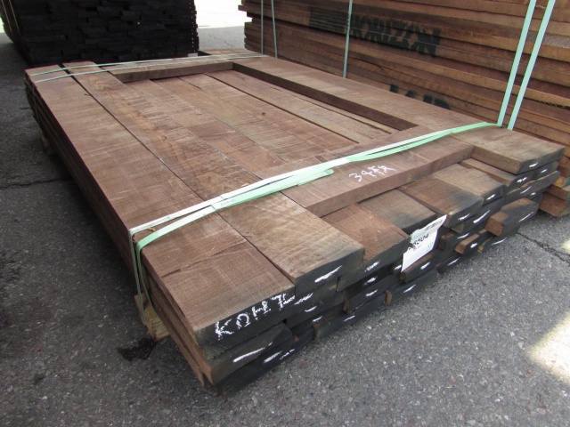 ウォールナット　無垢材