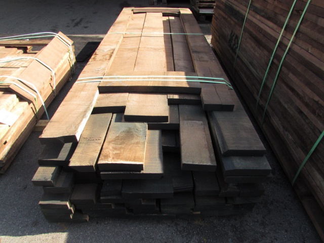 ウォールナット　無垢材