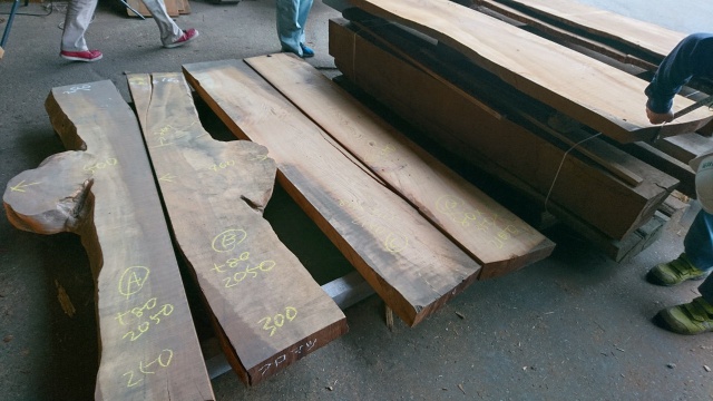 黒松（クロマツ）　無垢材