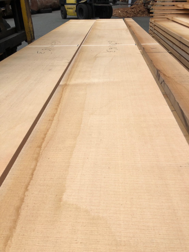 スプルース　無垢材