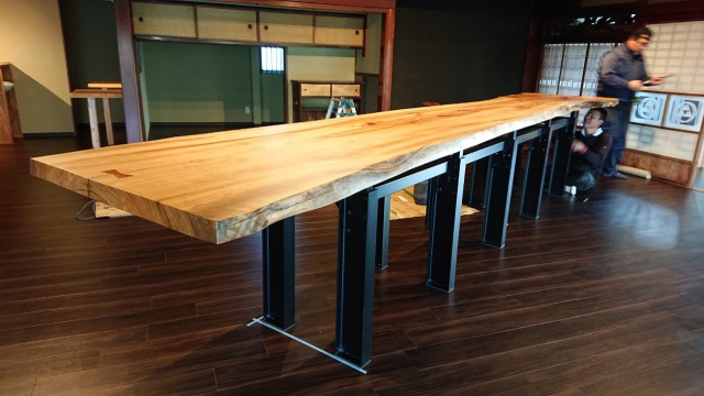 楠（クス）　一枚板