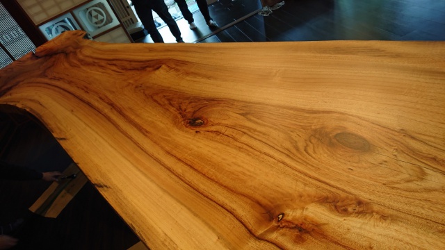 楠（クス）　一枚板