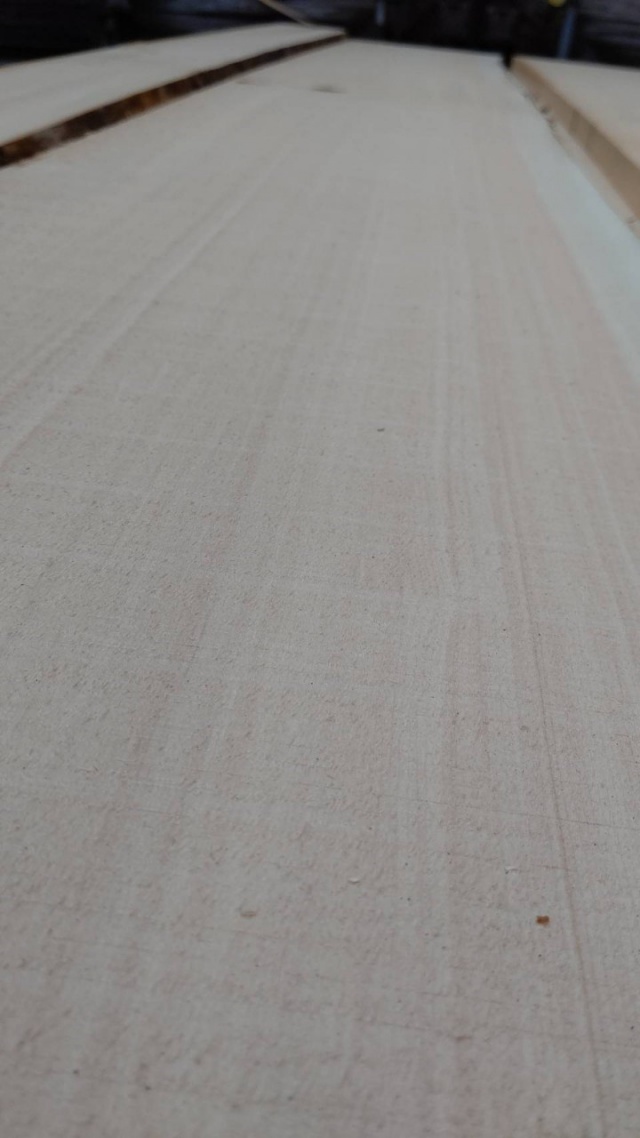 スプルース　無垢材