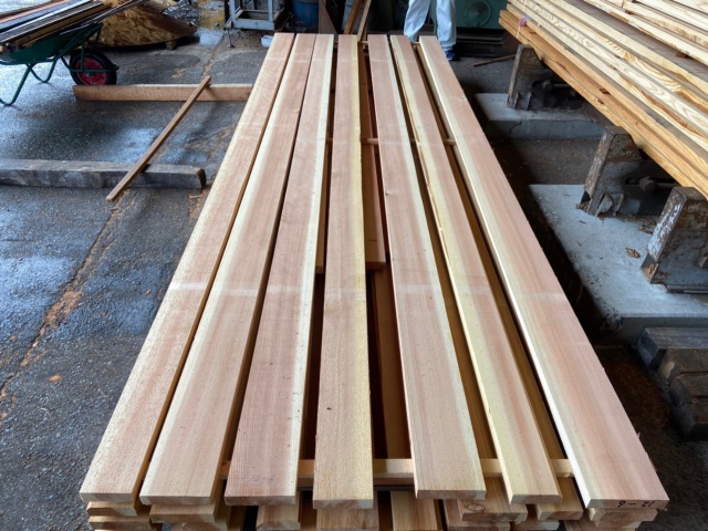 吉野杉（ヨシノスギ）　無垢材