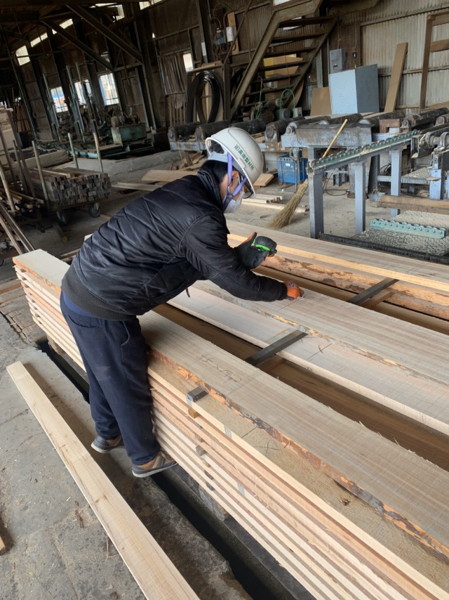 バルサム　無垢材