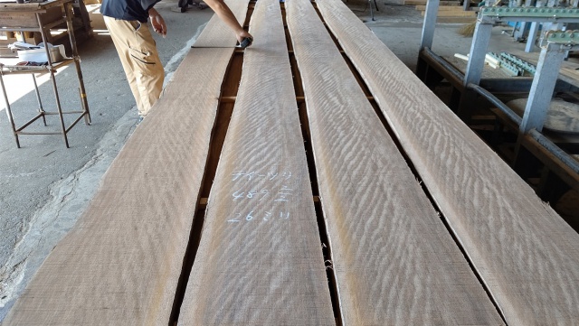 ティーツリー　無垢材