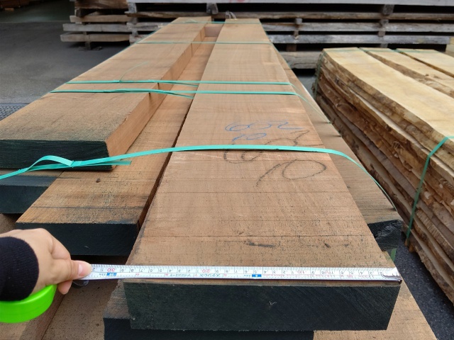 ウォールナット　無垢材