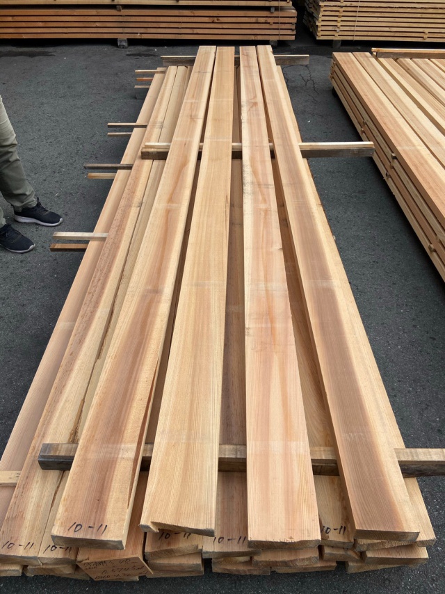 吉野杉（ヨシノスギ）　無垢材