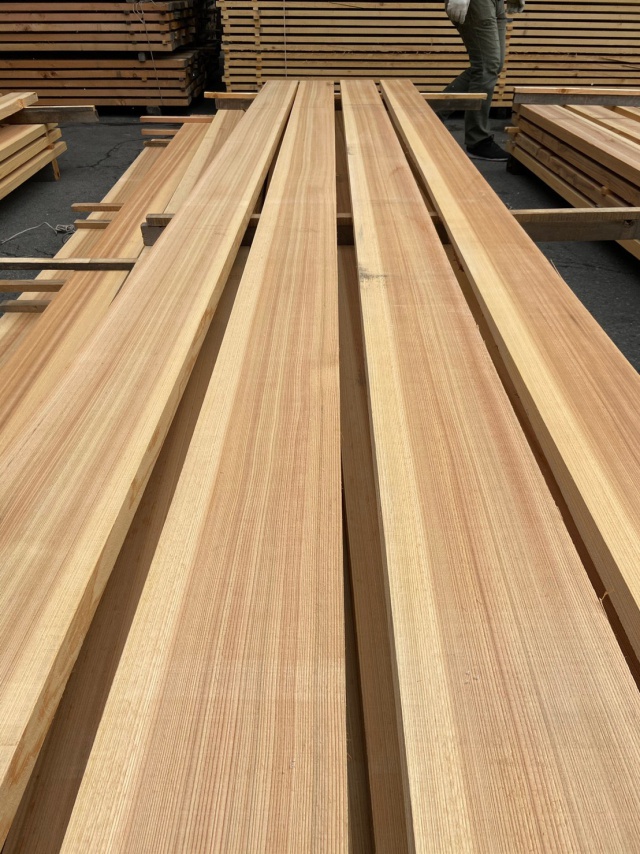 吉野杉（ヨシノスギ）　無垢材