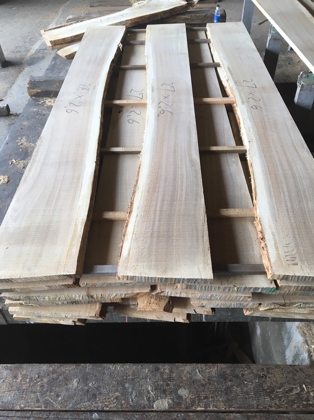 楢（ナラ）　無垢材