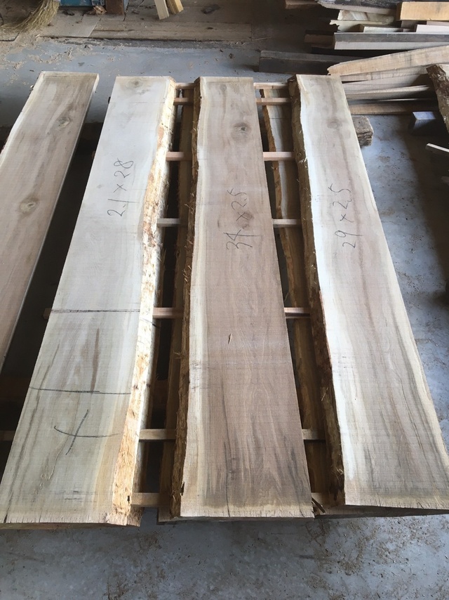 楢（ナラ）　無垢材