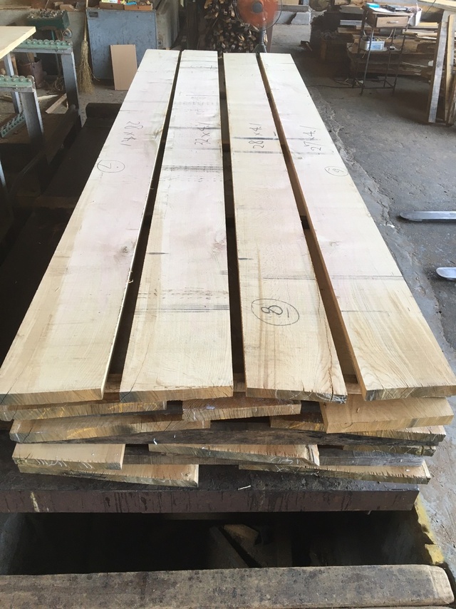 楢（ナラ）　無垢材