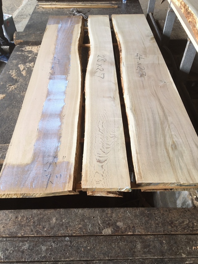 楢（ナラ）　無垢材