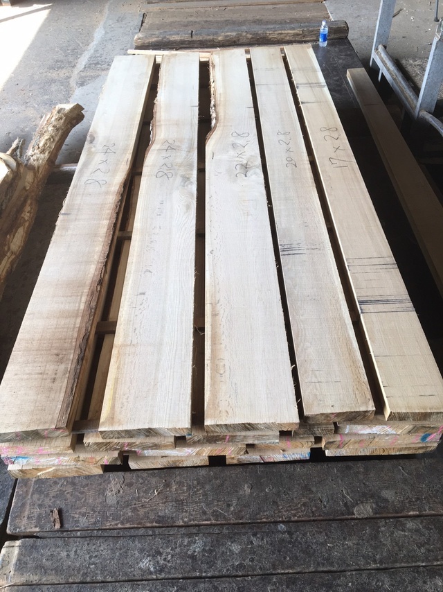 楢（ナラ）　無垢材