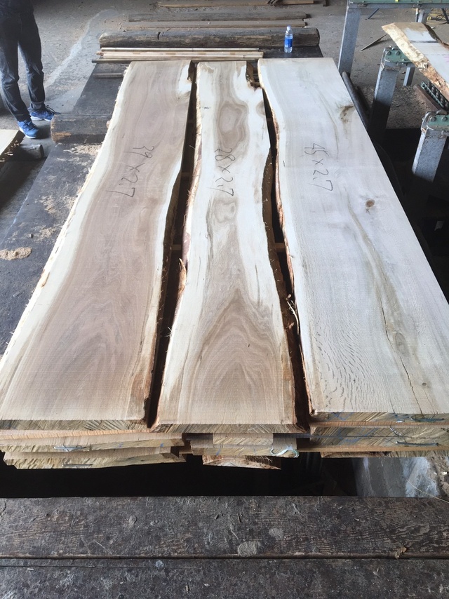 楢（ナラ）　無垢材