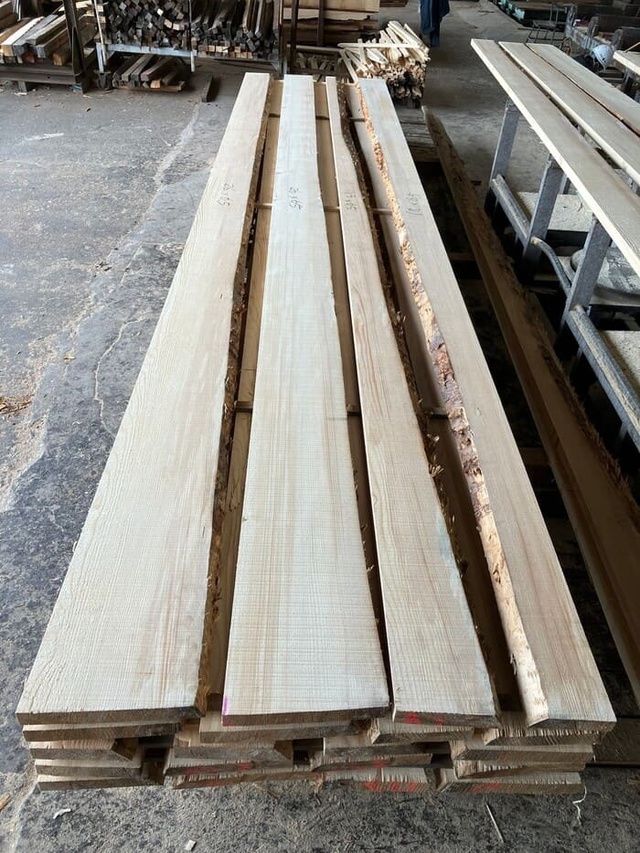 ホワイトスプルース　無垢材