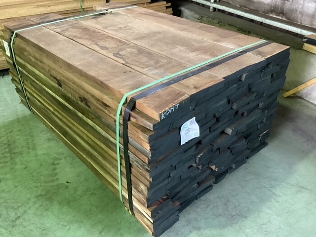 ウォールナット　無垢材