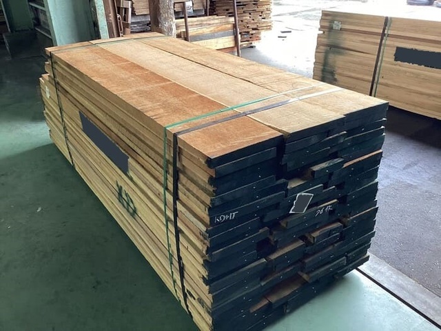 チェリー　無垢材