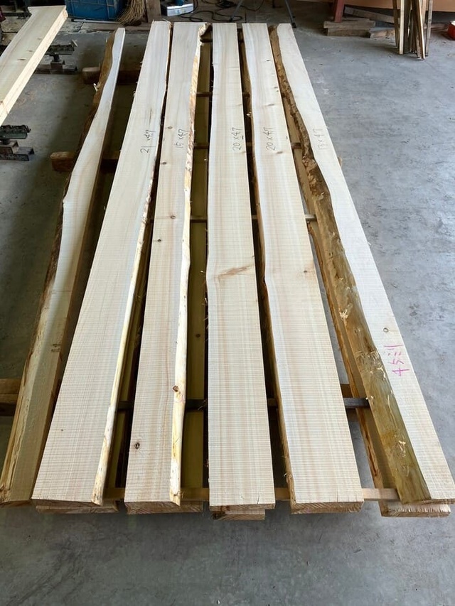 檜（ヒノキ）　無垢材