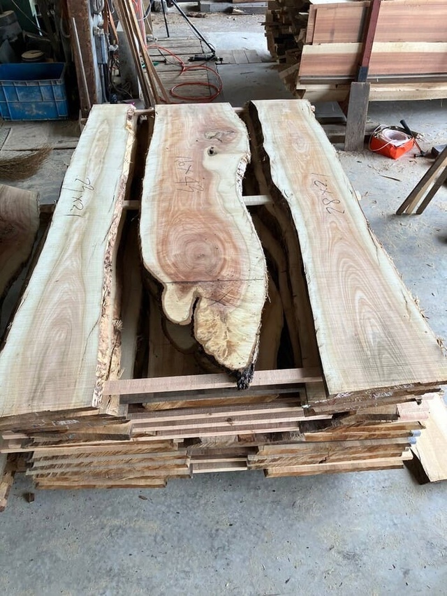 山桜　ヤマザクラ　無垢材