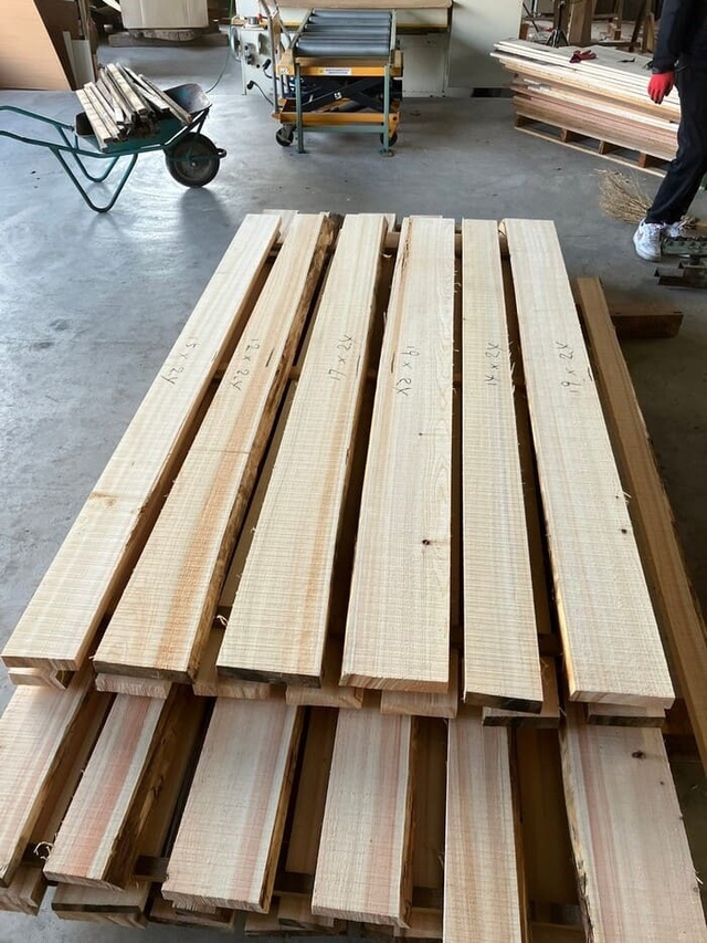 檜（ヒノキ）　無垢材