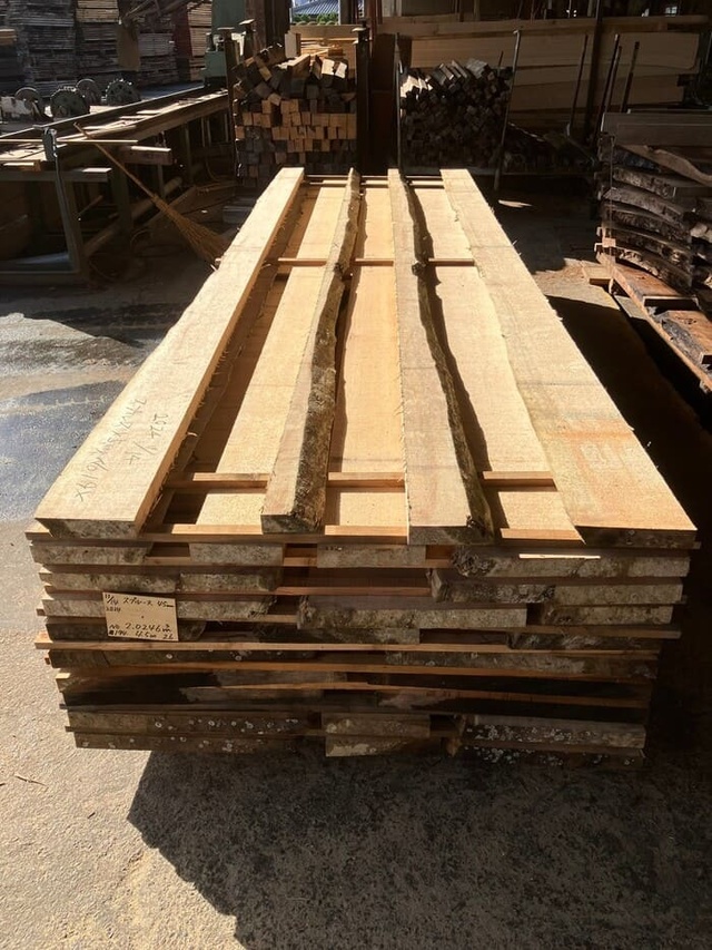 スプルース　無垢材