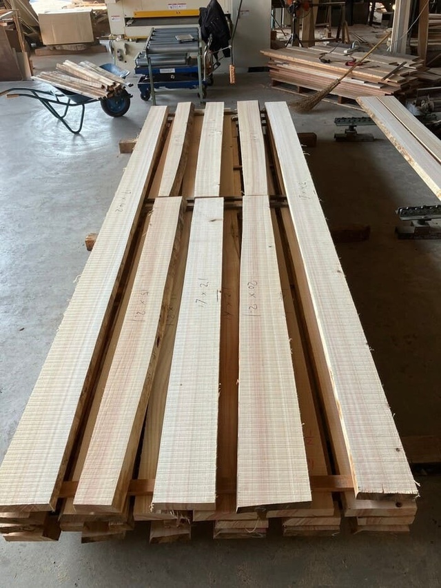 檜（ヒノキ）　無垢材