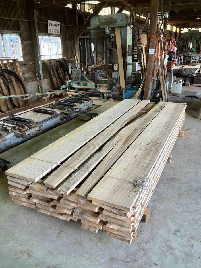 ニューギニアウォールナット　無垢材