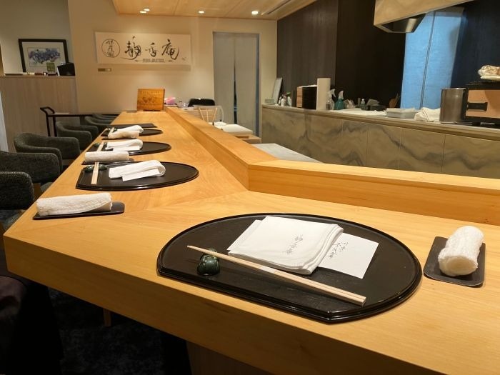 イチョウ　和食店カウンター