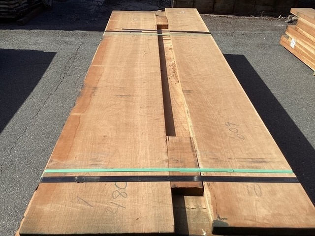 チェリー　無垢材