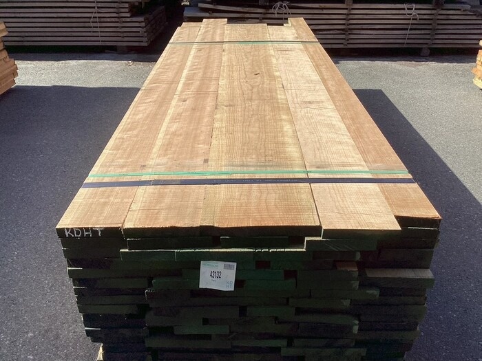 チェリー　無垢材